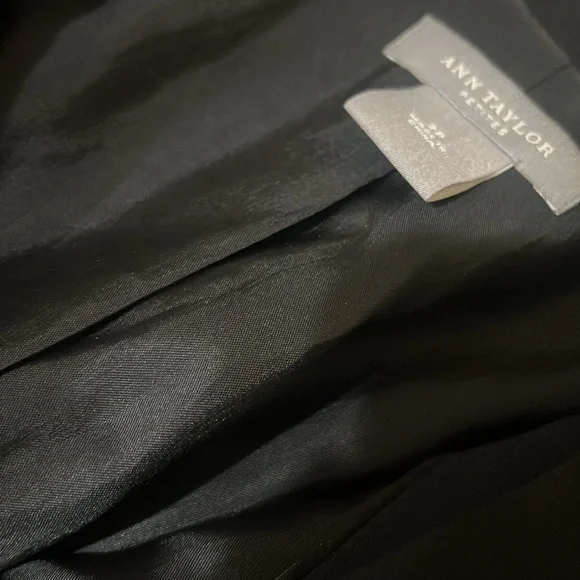 Pre-Own - 2P- Ann Taylor Suite Set(Matched Jacket and Skirt)